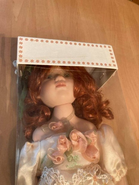 Alberon Dolls baba eredeti csomagolsban