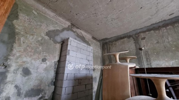 Albertirsai 120 nm-es h�z elad�