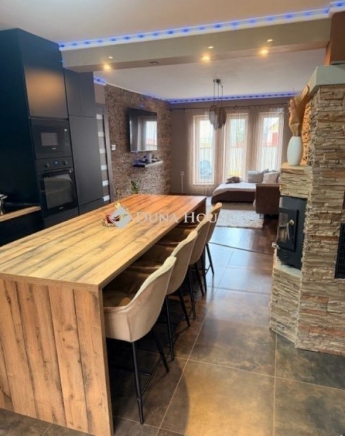 Albertirsai 129 nm-es h�z elad�