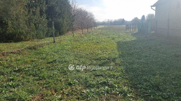 Albertirsai 2131 nm-es telek elad�