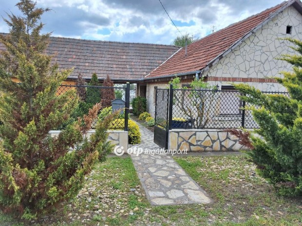 Albertirsai elad� 100 nm-es h�z