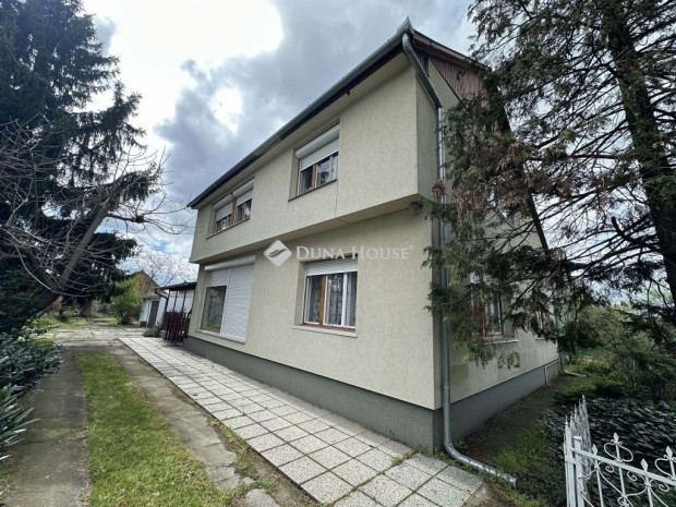 Albertirsai elad� 147 nm-es h�z