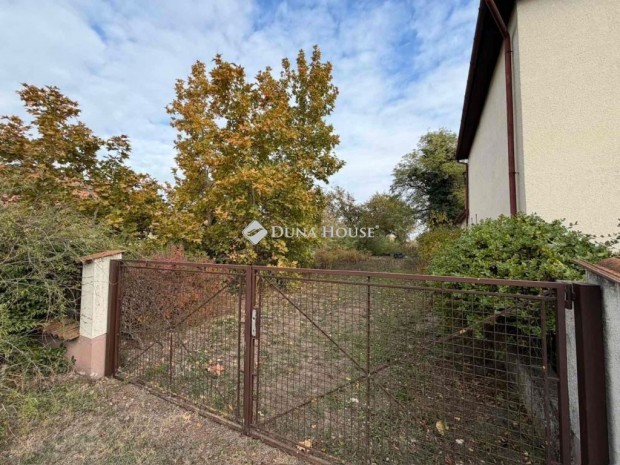 Albertirsai elad� 3723 nm-es telek