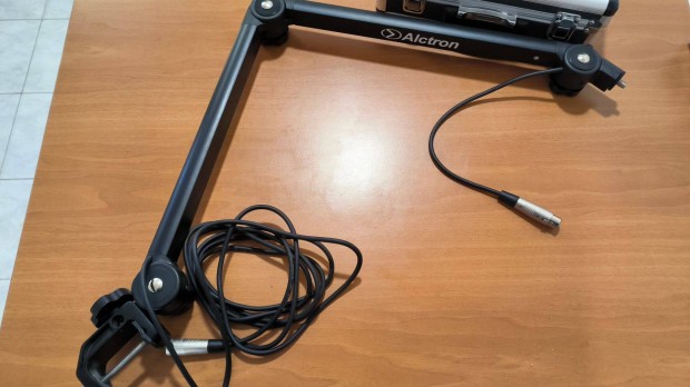 Alctron MA614B mikrofon állvány beépitett XLR kábellel