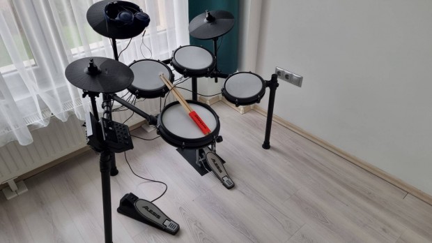 Alesis Nitro Max elektromos dob elad