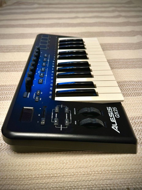 Alesis Qx25 midi billentyzet