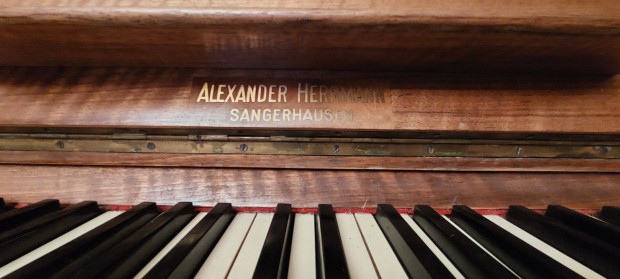 Alexander Herrmann Sangerhausen zongora