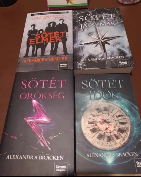 Alexandra Bracken knyv sorozat 