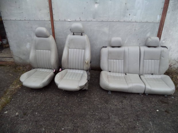 Alfa 147 �l�sgarnit�ra