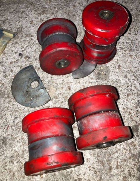 Alfa 166 hátsó lengőkar Strongflex 80ShA szilent készlet