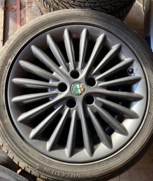 Alfa 166 küllős 17-es alufelni szett újrafényezve 5x108