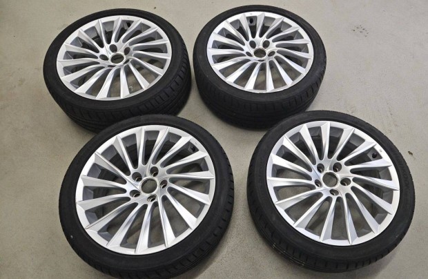 Alfa 18 alufelni nyári gumival 225 40 18 5x110 opel