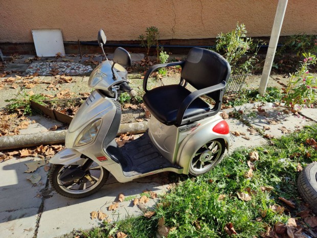 Alfa Centauri hromkerek elektromos kerkpr / moped