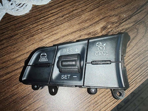 Alfa Giulia Adaptv tempomat kapcsol