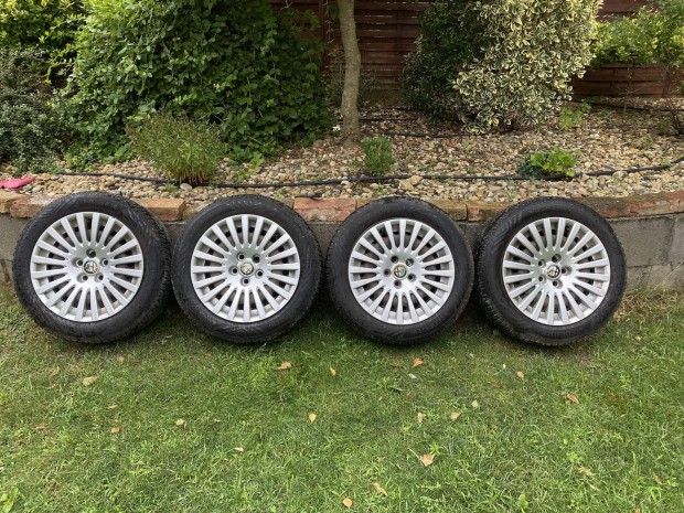 Alfa Giulietta 159 16col 205/55r16 szinte j gumikkal 65e/4db