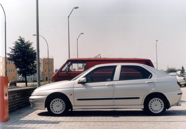 Alfa Romeo 146 Ajtvd Dszlc Oldalcsk