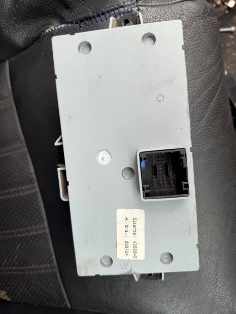 Alfa Romeo 147(00-) 1.6 16 V T. Spark komfort elektronika