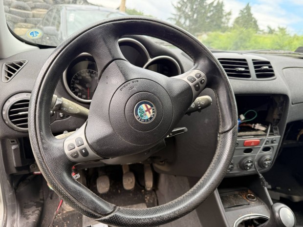 Alfa Romeo 147(00-) 1.6 16 V kormánykerék