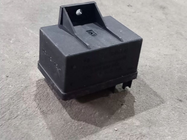 Alfa Romeo 147 156 159 BRERA Citroen C5 C6 98- Izz�t�rel� rel� 8001