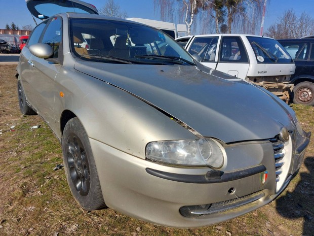 Alfa Romeo 147 1.6 16V bontott alkatrszei