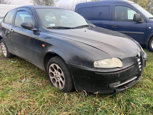 Alfa Romeo 147 1.6i (2004) AR321 Alkatrszek #M3339