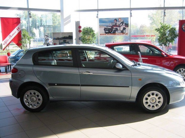 Alfa Romeo 147 Ajtvd Dszlc Oldalcsk