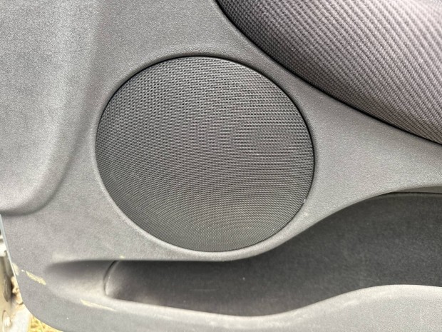 Alfa Romeo 147 (00-) 1.6 15 V T. Spark jobb első hangszóró
