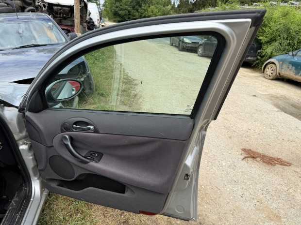 Alfa Romeo 147 (00-) 1.6 6 V T - Spark jobb első ajtó 
