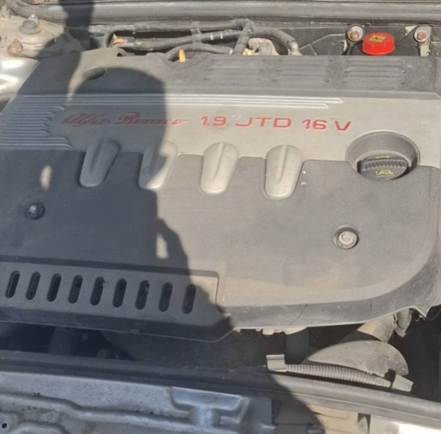 Alfa Romeo 147 fels manyag motorburkolat