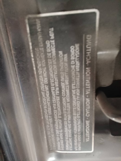 Alfa Romeo 147 motorháztető