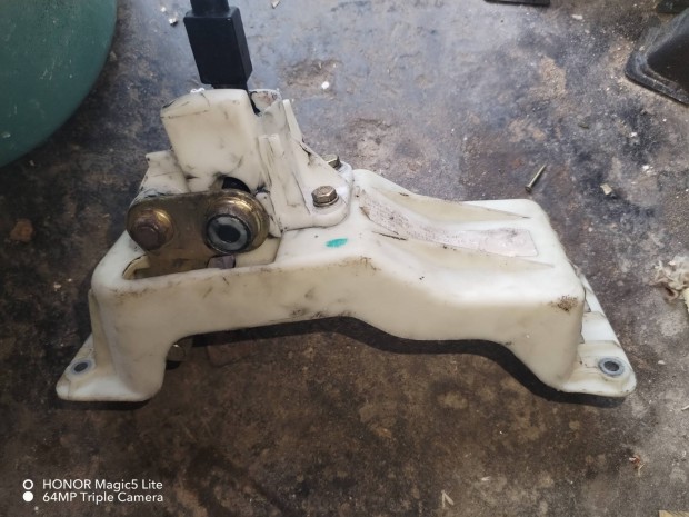 Alfa Romeo 147 v�lt�kulissza