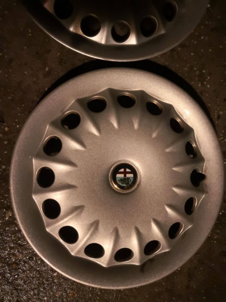 Alfa Romeo 14-es gyári dísztárcsa 2db
