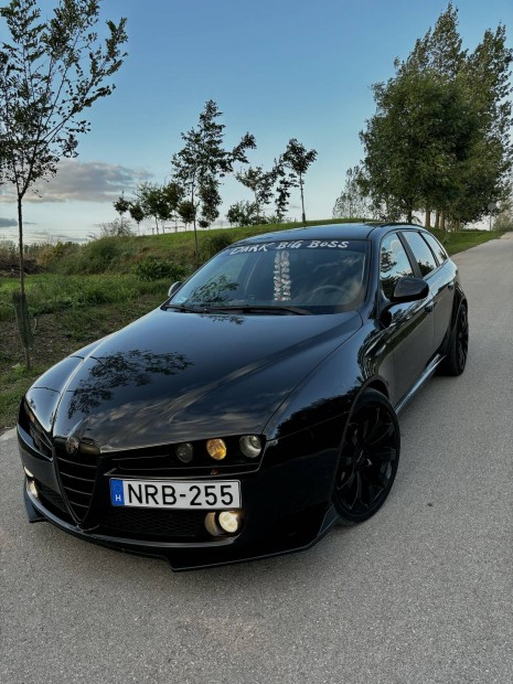 Alfa Romeo 159