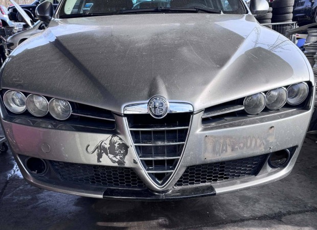 Alfa Romeo 159 l�kh�r�t�,homlokfal,l�mpa,s�rv�d�,motorh�ztet�
