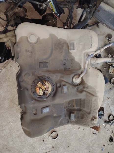 Alfa Romeo 159 �zemanyag tank 