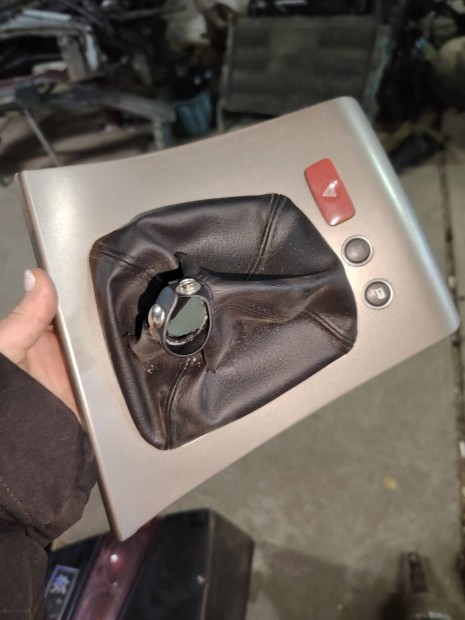 Alfa Romeo 159 v�lt� konzol 