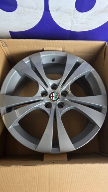 Alfa Romeo 17" alufelni
