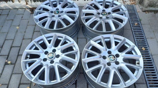 Alfa Romeo 17" gyári alufelni 5 x 110