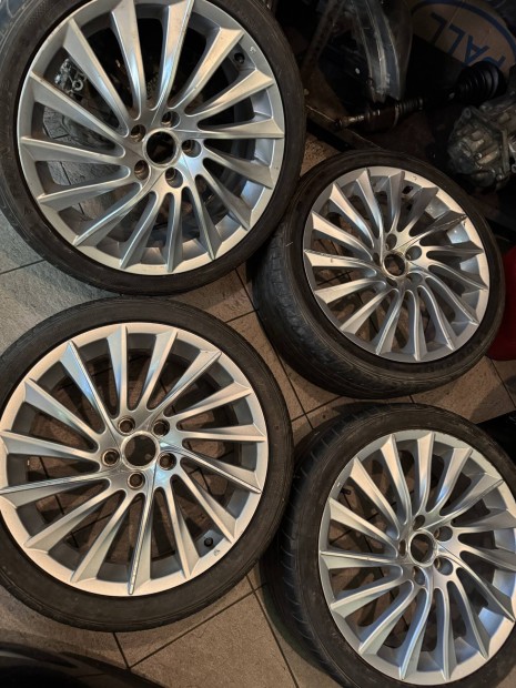 Alfa Romeo 18" 5x110 gyári alufelni szett