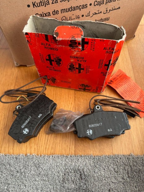 Alfa Romeo 33 1.4 1.5 gyári új első fékbetét 60778676