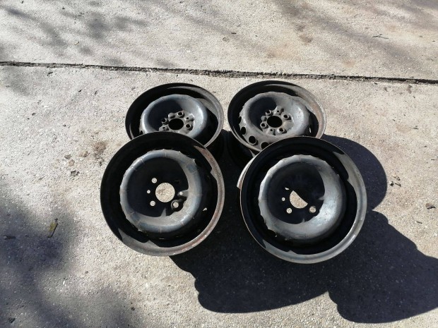 Alfa Romeo 33 lemezfelni 13"