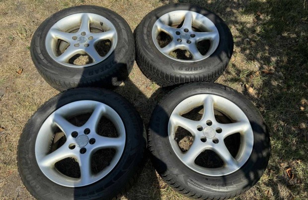 Alfa Romeo 4 db. alufelni 205/60 R15 gumikkal