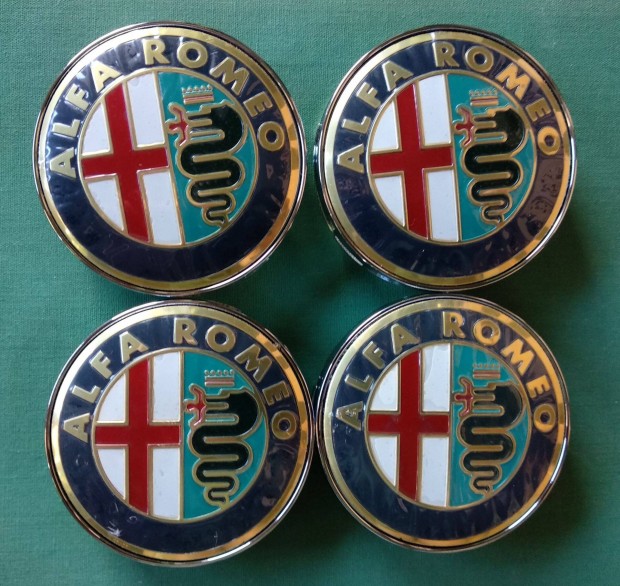 Alfa Romeo 60 mm-es új felni közép (felni kupak) arany emblémás