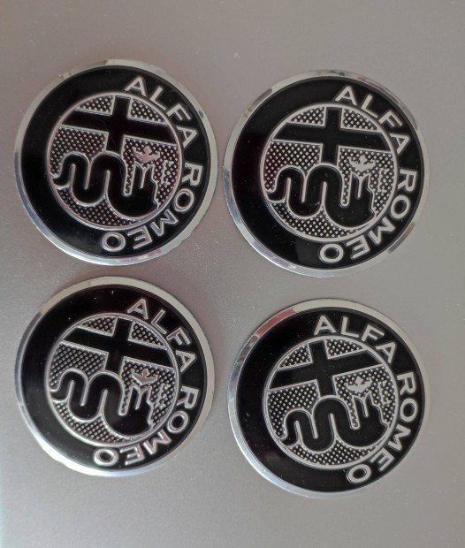 Alfa Romeo 60 mm-es új felni közép (felni kupak) új típusú fekete