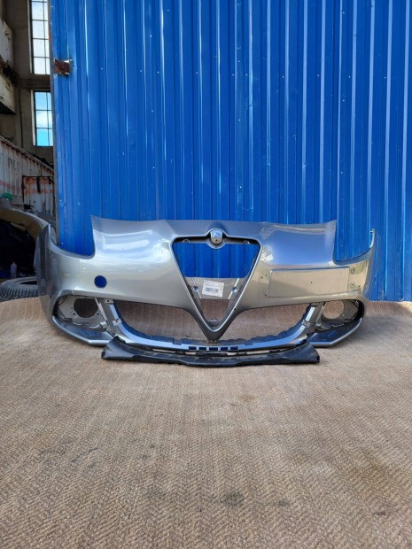Alfa Romeo Giulietta gyári 50541741 első lökhárító