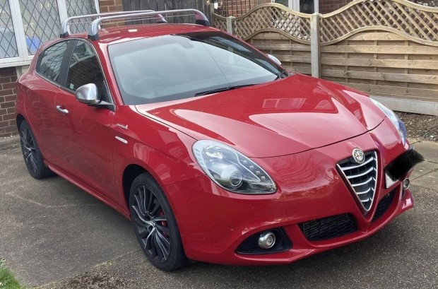 Alfa Romeo Giulietta gyári zárható tetőcsomagtartó