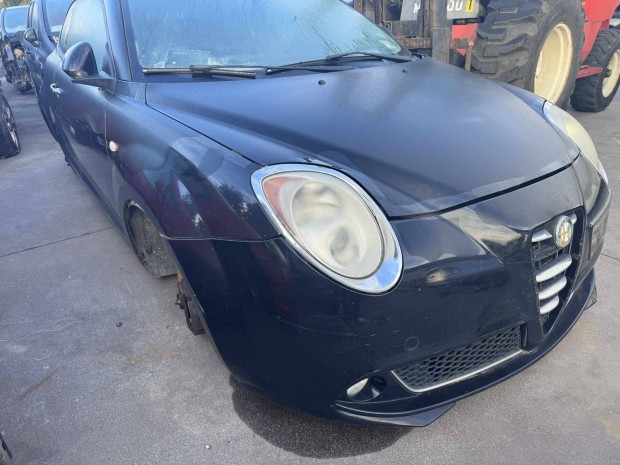 Alfa Romeo Mito l�kh�r�t�,homlokfal,s�rv�d�,l�mpa,motorh�ztet�
