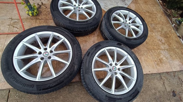 Alfa Romeo Stelvio gyri 19 alufelni felni szett dunlop