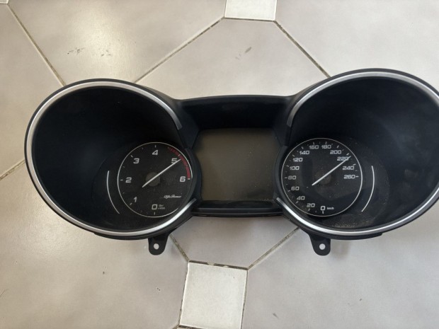 Alfa Romeo Stelvio km óracsoport 50559283