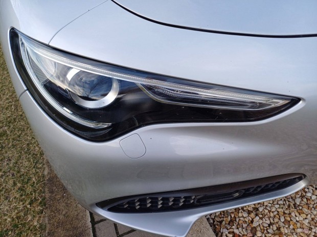 Alfa Romeo Stelvio lámpamosó fedél kupak takaró